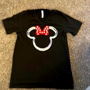 Super cute Minnie Mouse v-neck shirt!